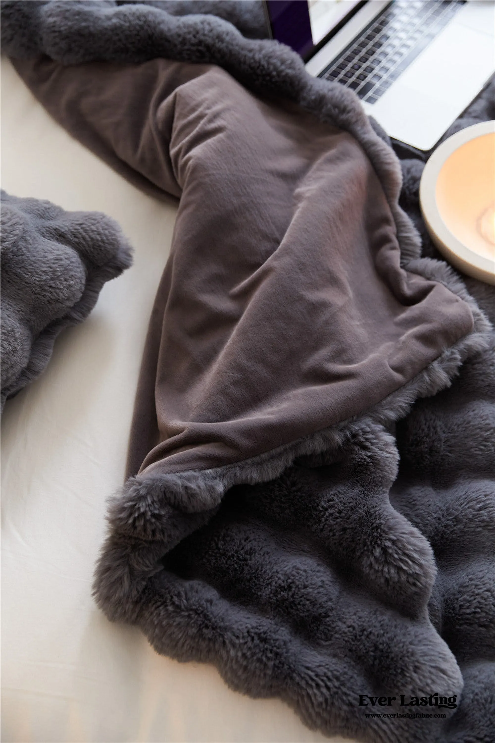 Fluffy Plush Throw Blanket / Beige