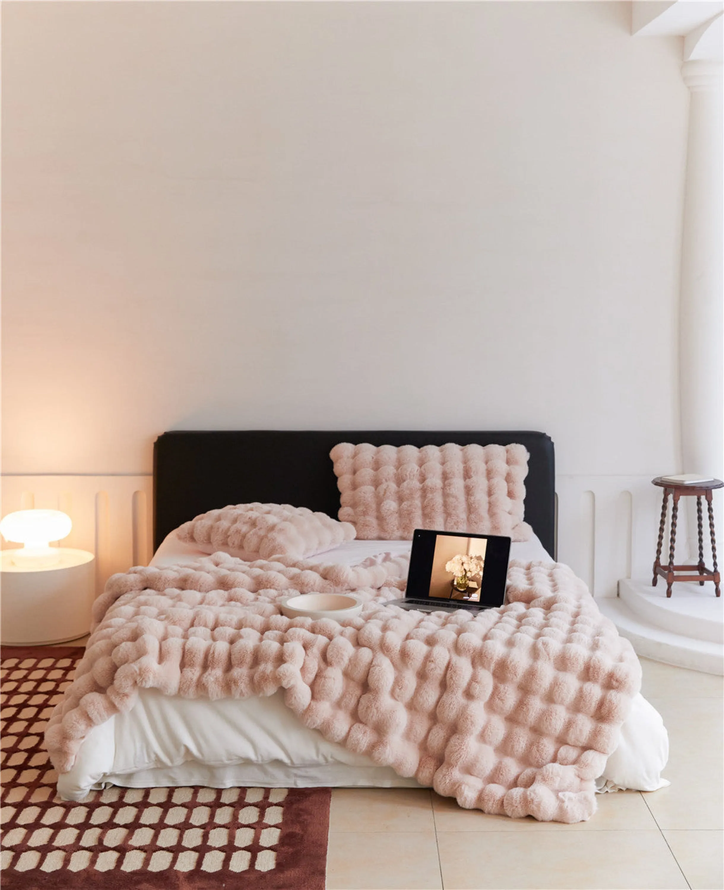 Fluffy Plush Throw Blanket / Beige