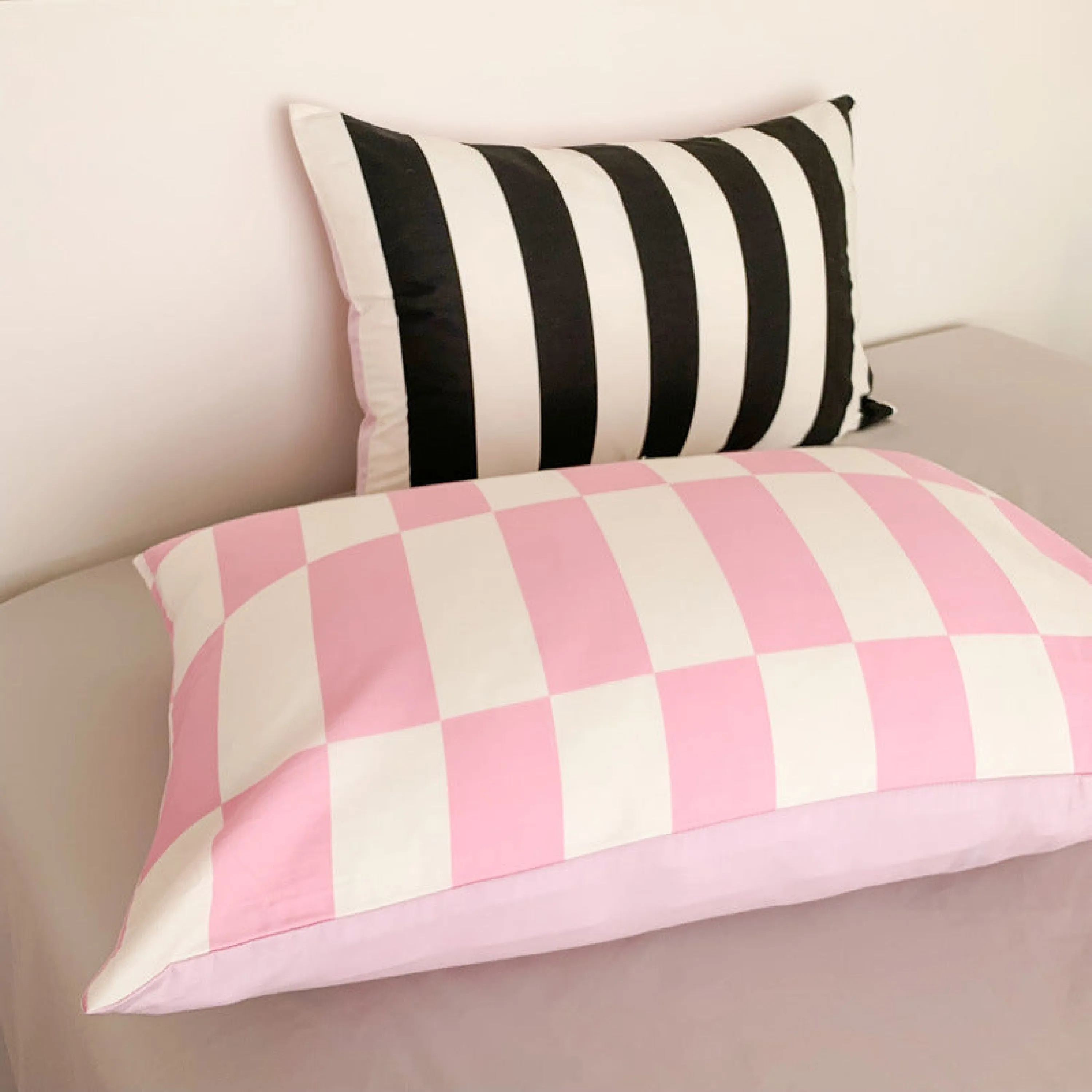 Y2K Pastel Wavy Striped Pillowcases (6 Styles)