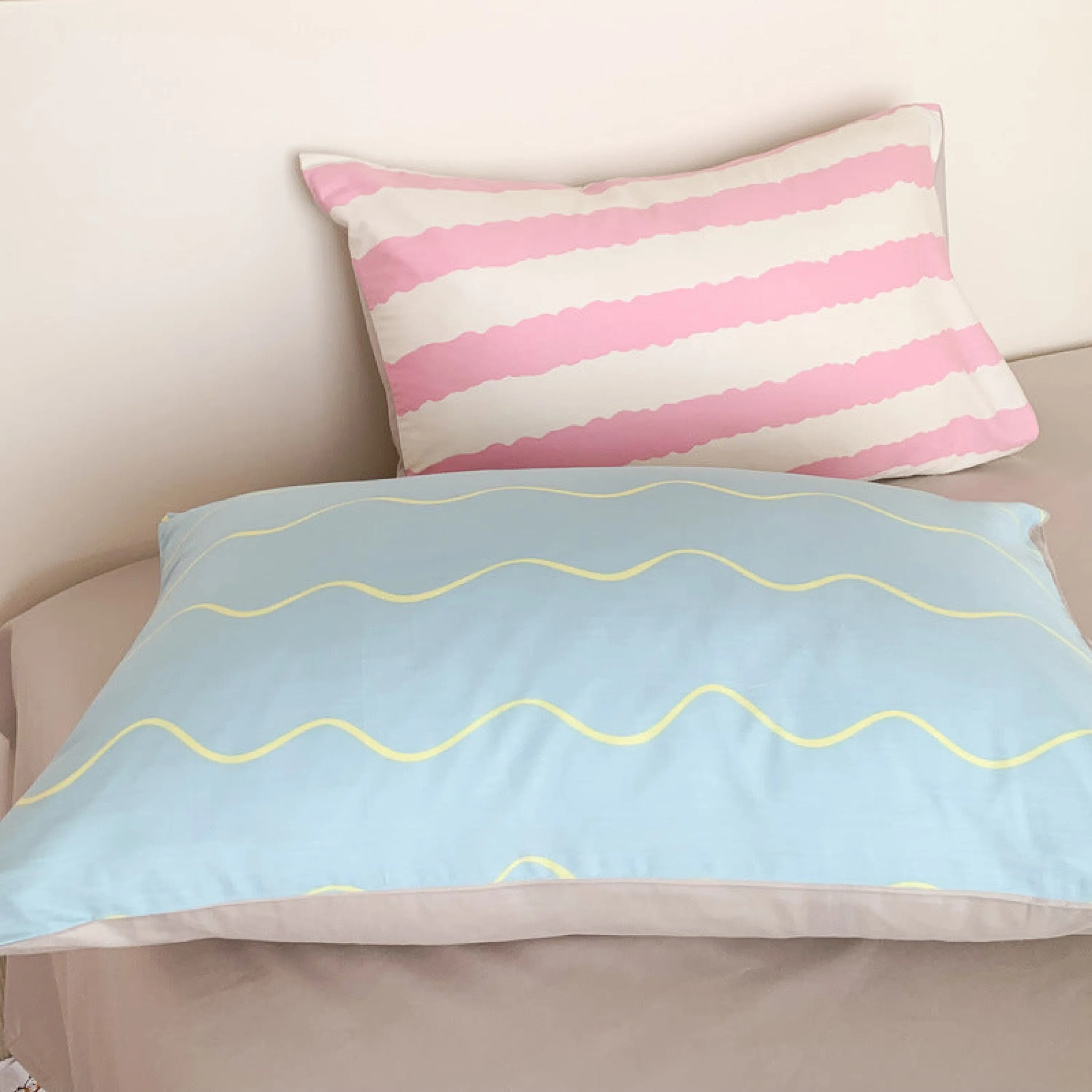 Y2K Pastel Wavy Striped Pillowcases (6 Styles)