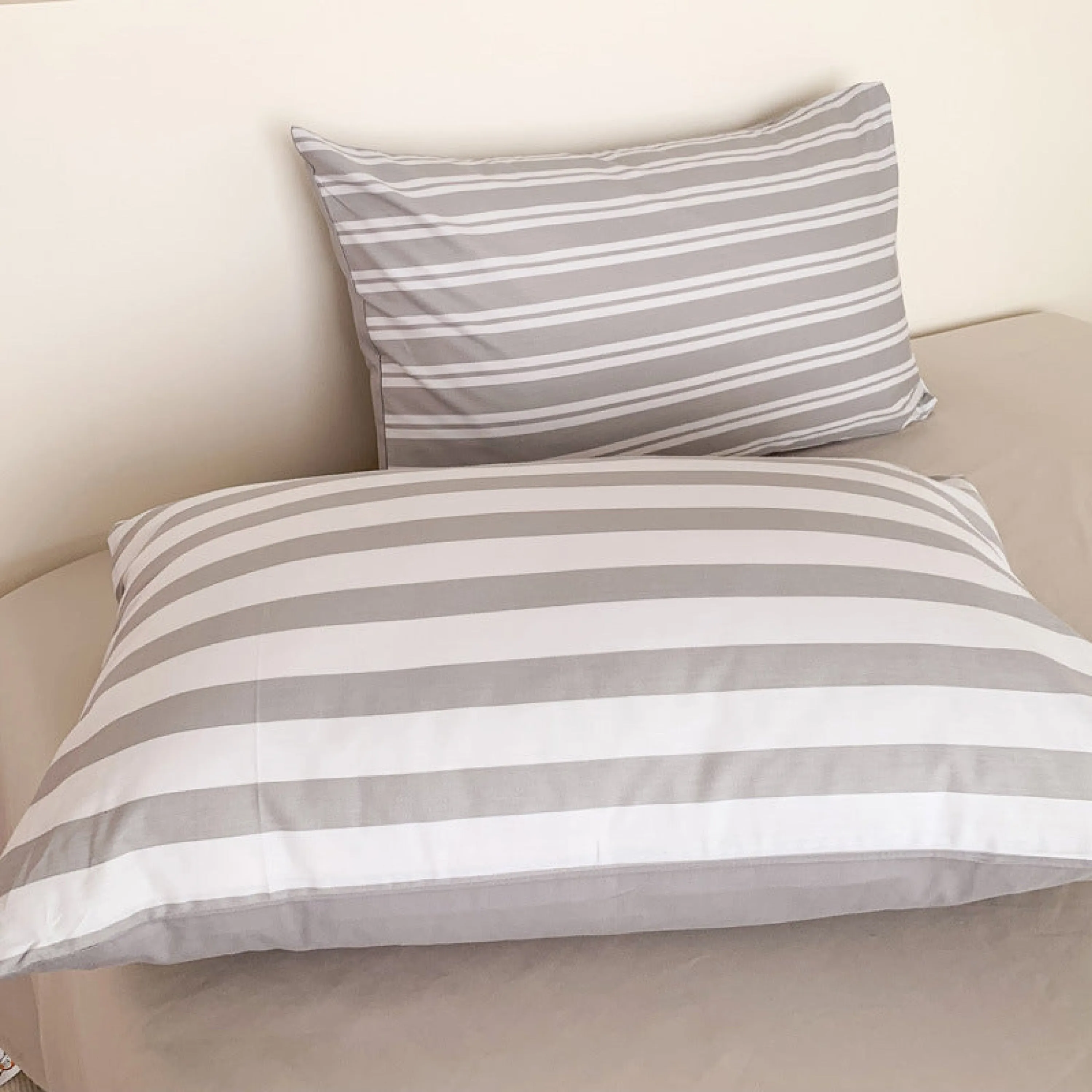 Y2K Pastel Wavy Striped Pillowcases (6 Styles)